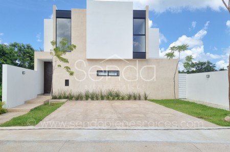 Casa en venta en Plenum Residencial con 3 habitaciones y alberca